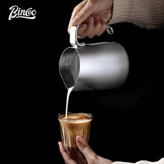 BINCOO 600ML Milk Frothing Pitcher – 304 Stainless Steel Latte Jug with OZ/ML Scale